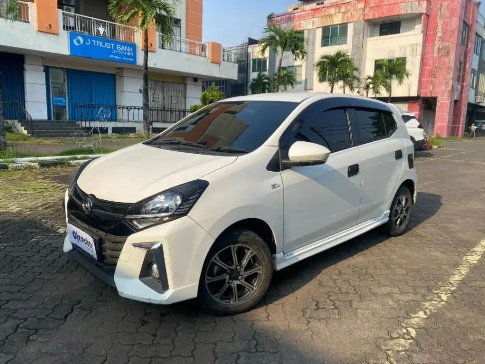 DP MURAH - Daihatsu Ayla 1.2 R Bensin MT 2022 Putih