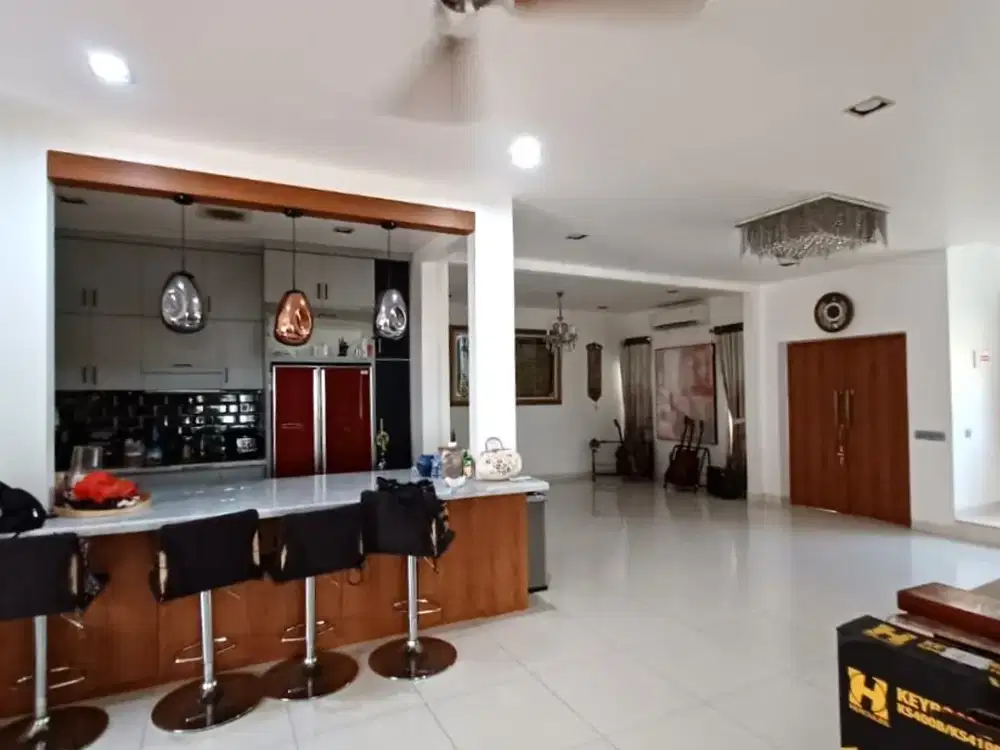 Rumah hoek 2lt 237m type 3KT Cluster Cassia JGC Jakarta Garden City