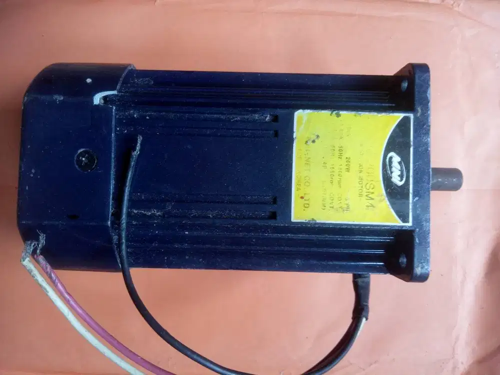 motor induksi AC 3 phase 380v 200watt merk MNI korea