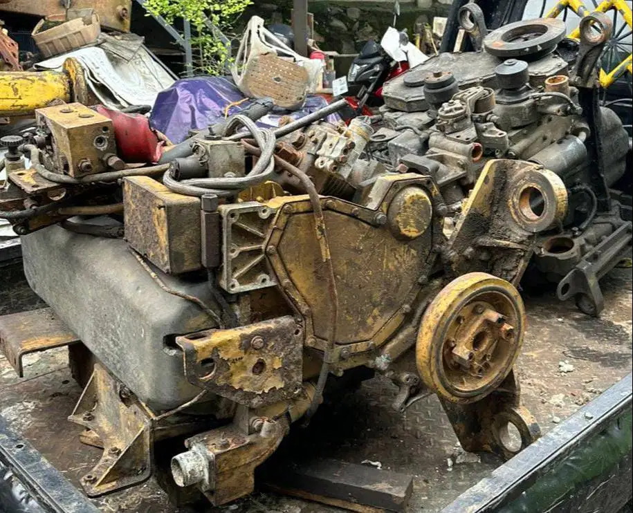 Dijual Engine Komatsu Model 4D102