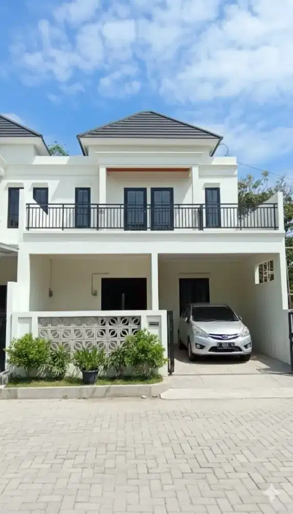 Rumah 2 lantai full balkon di pedurungan tengah