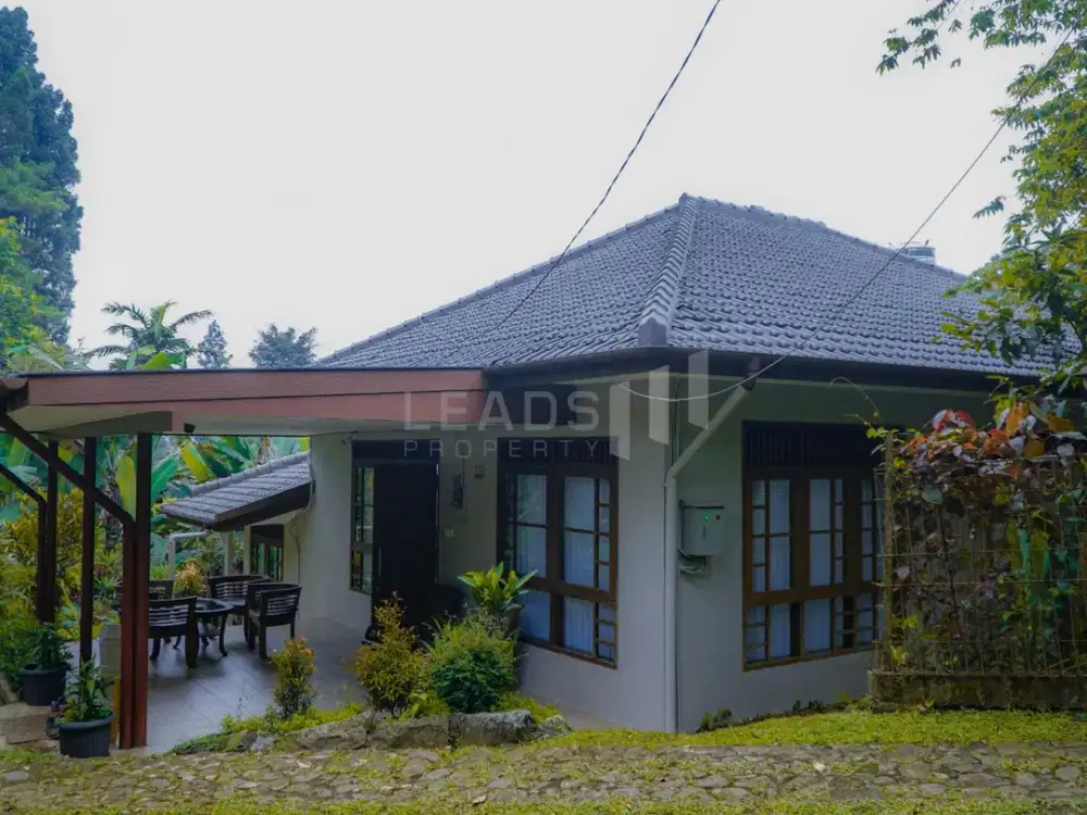Villa di Megamendung Puncak – Lahan Luas & Private