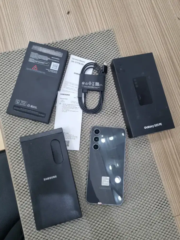 Samsung Galaxy S23 FE Second/Sein 8/256 GB Fullset original mulus