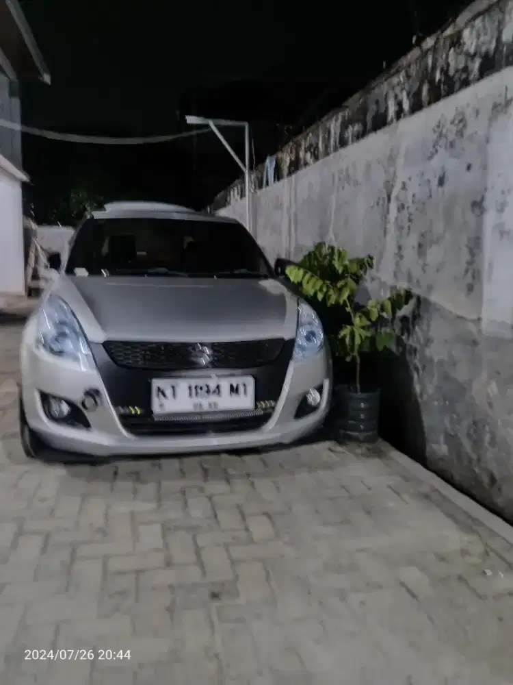 Jual Mobil Suzuki Swift GX Tahun 2012 Manual