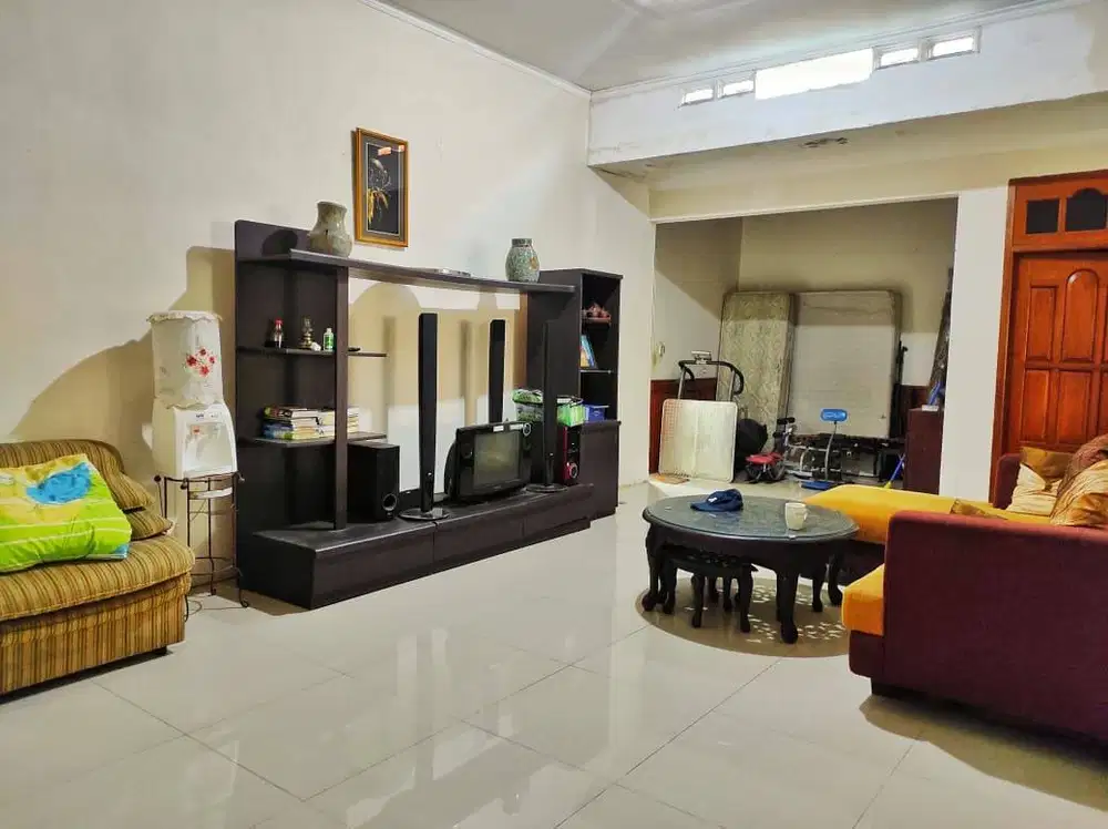 Dijual Rumah Jalan ungkut 2 Lantai Ada Carport Garasi Siap Huni