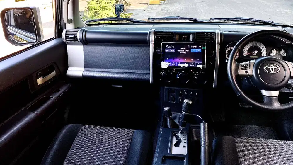 Toyota FJ Cruiser 4x4 AT Fullspec NIK 2014 Black On Black