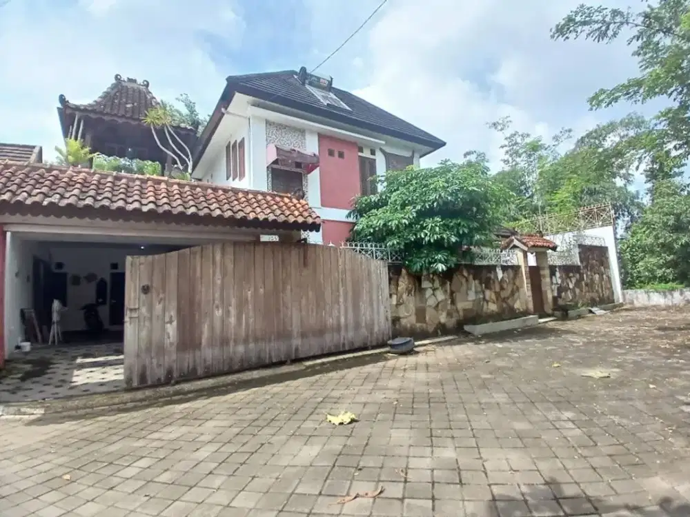 Rumah 2 Lantai di Dalam Perumahan Hunian Eksklusif & Strategis, Maguwoharjo, Depok, Sleman