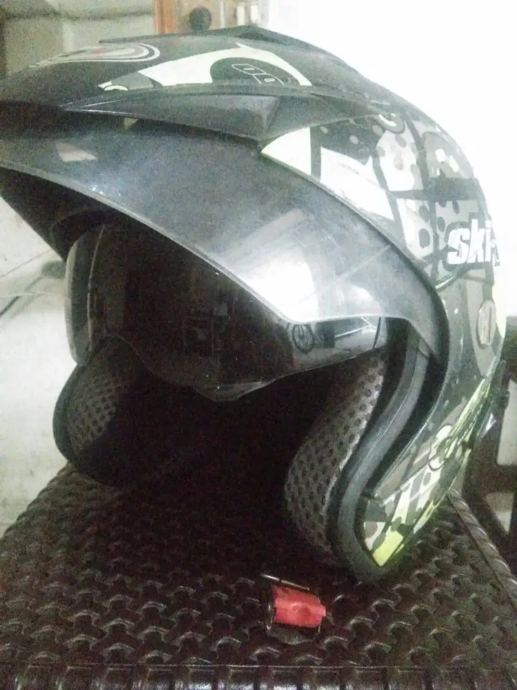 DIJUAL SeADAnya HELM uk.M/L