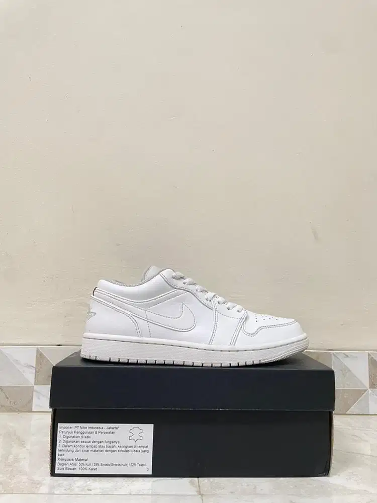 Nike Air Jordan 1 Low Triple White (Size 41) Original 100%