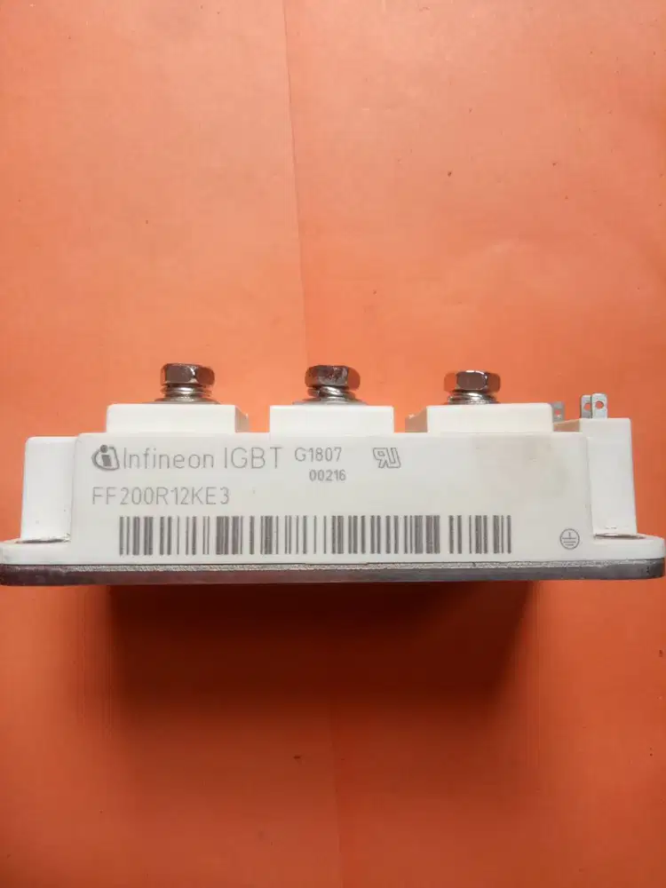 IGBT infineon FF200R12KE3 200A