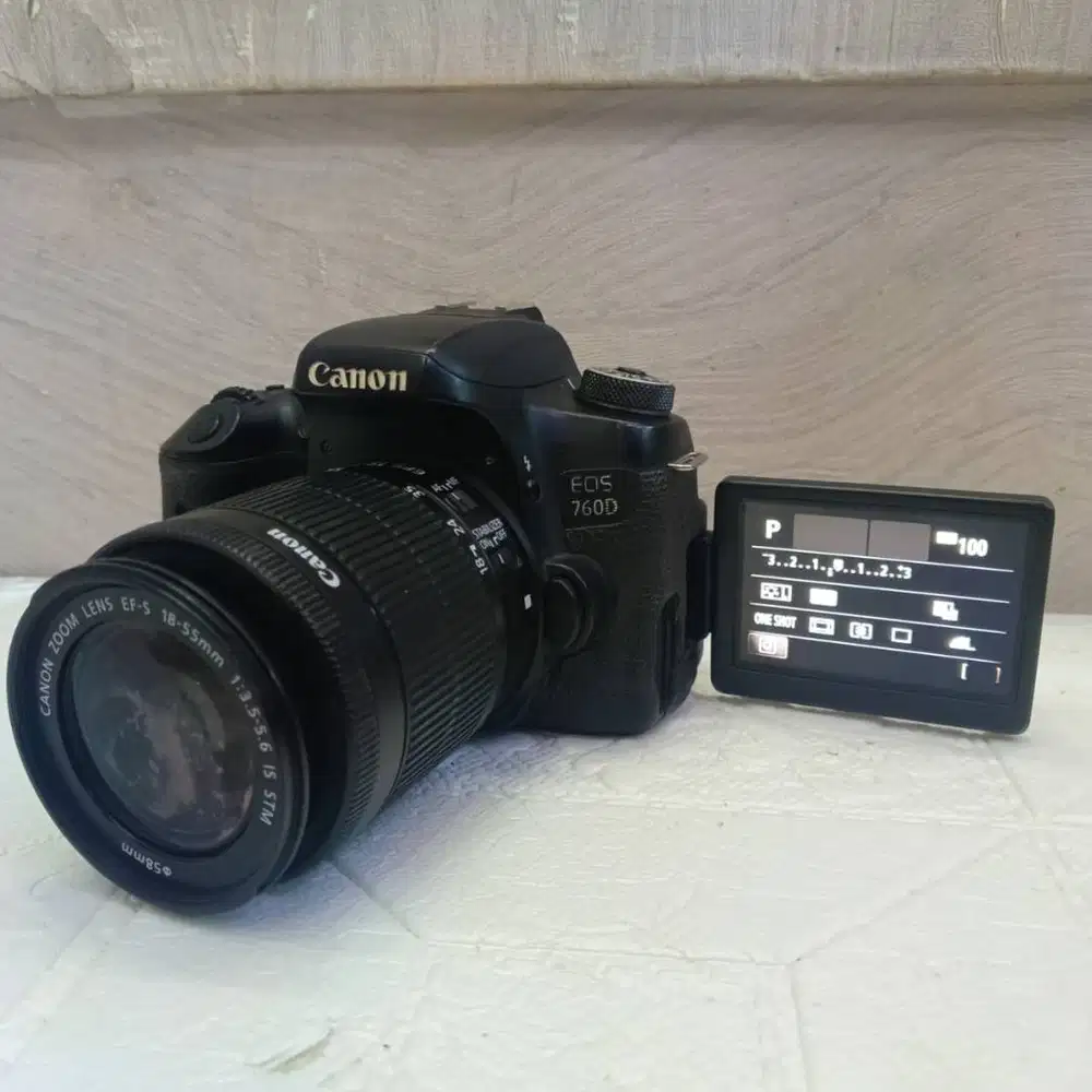 Kamera DSLR Canon 760D Layar flip Touchscreen Wifi