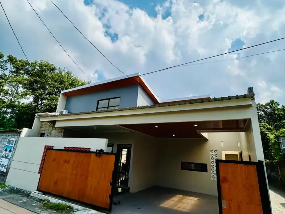 Dijual rumah 2 lantai siap huni model Open Space modern kontemporer, posisi HOOK lokasi wedomartani sleman yogyakarta