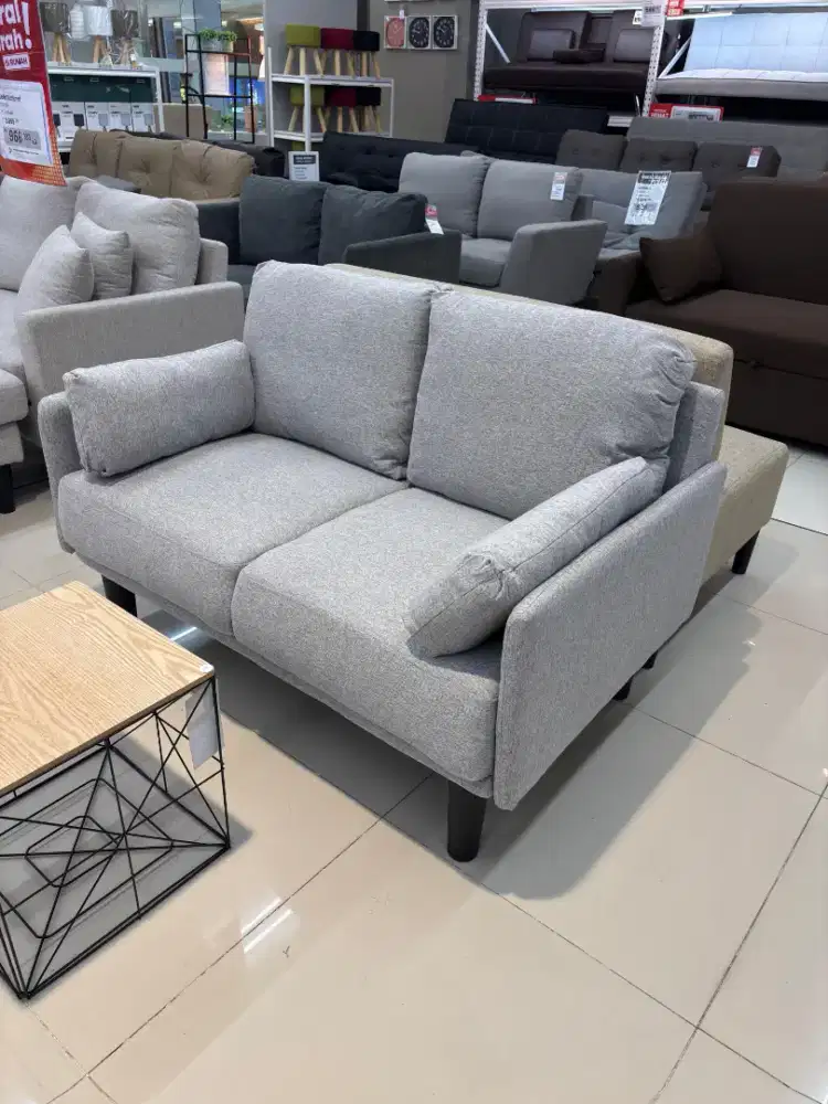 Sofa dia seater