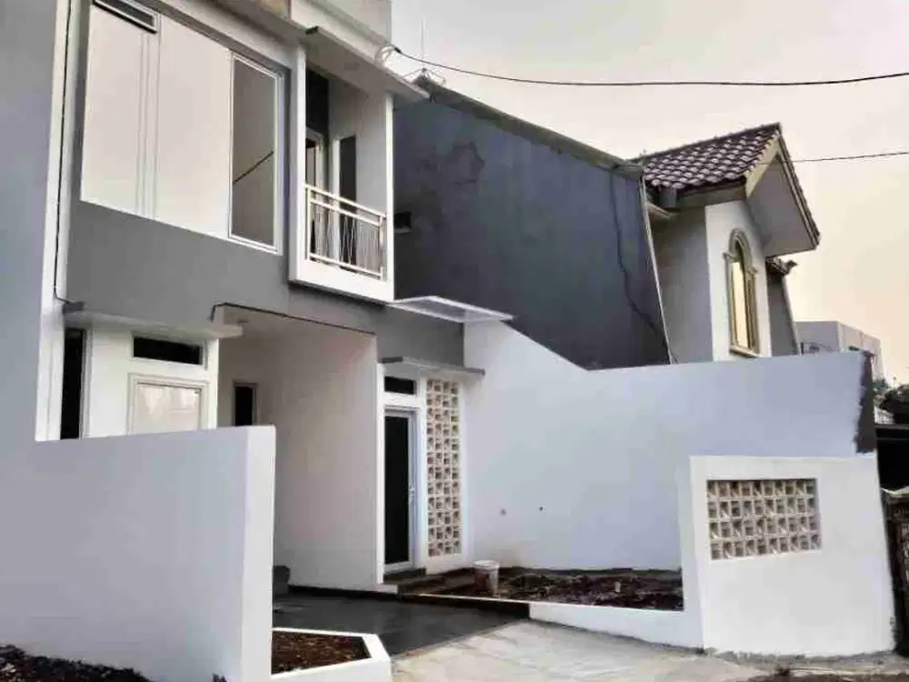 Di jual Rumah Mewah Murah 2 lt 5 menit dari Universitas UNJ rawamangun jakarta timur