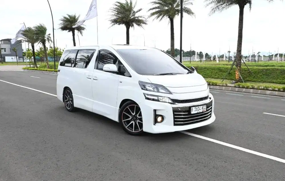 Vellfire GS Premium Sound 2013 White
