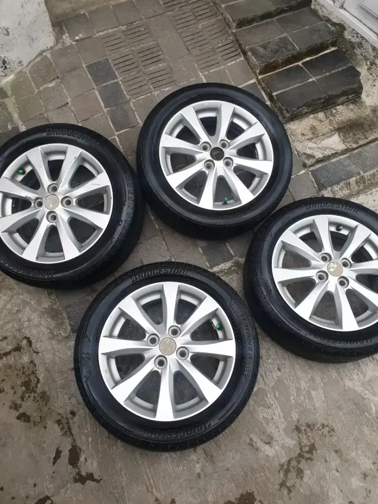 Velg OEM Enkei Mitsubishi Mirage Ring 15 PCD 4x100 Ban 185/55