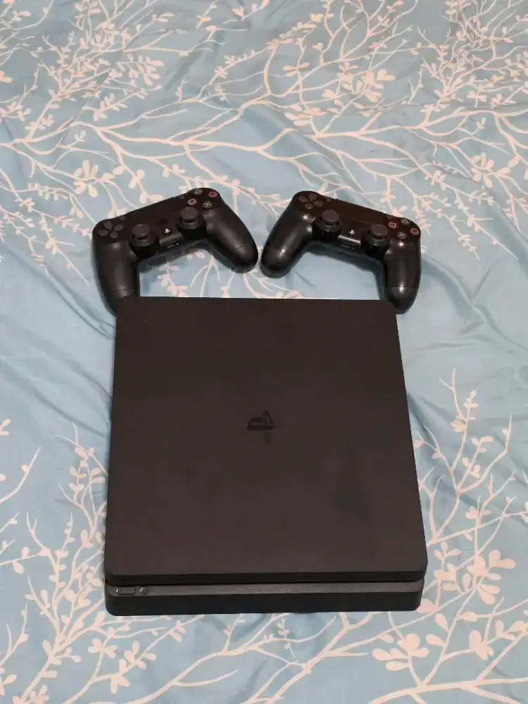 Jual PS4 Slim ( SSD 1TB )