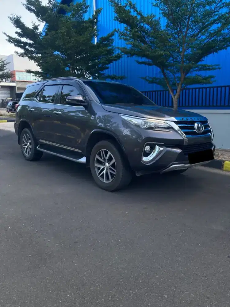 Dijual Toyota Fortuner VRZ Diesel Matic 2018 Abu Abu