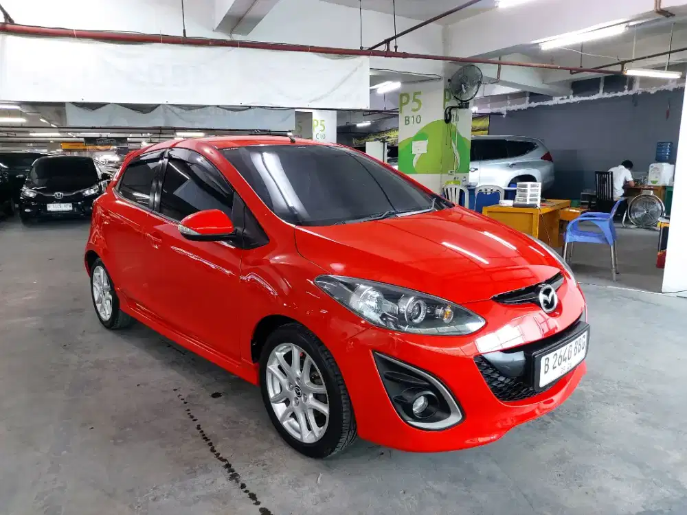 Mazda 2 R A/T 2013 (TDP 10 jt)