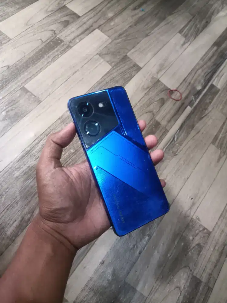 Pova 5 8/256 original