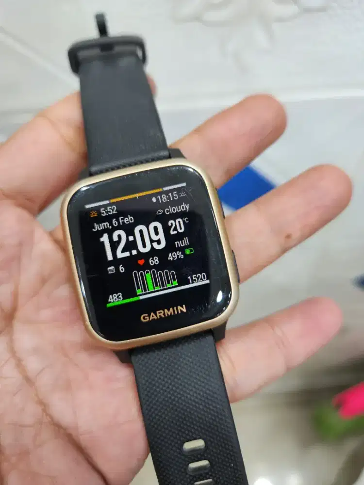 Garmin venu sq music unit plus charger