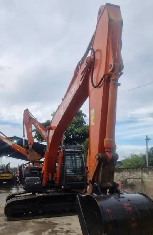 Dijual Excavator Hitachi ZX210F Tahun 2023