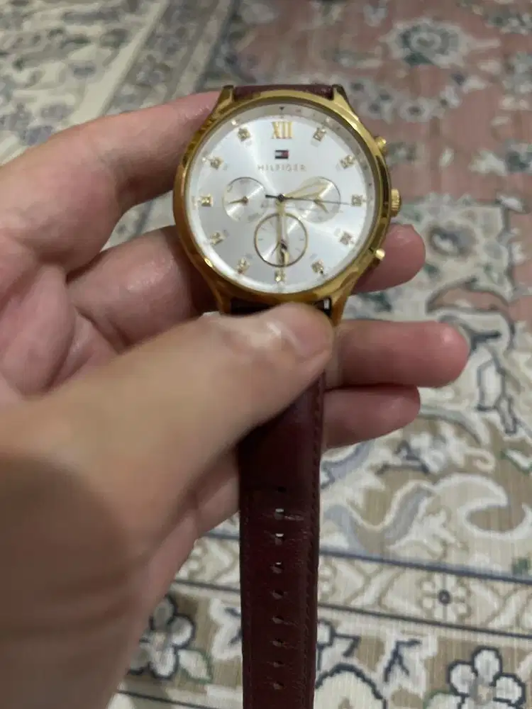 Jam tangan pribadi