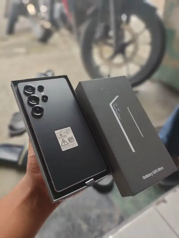Samsung S25 Ultra 12/256 Fulset Like New.
