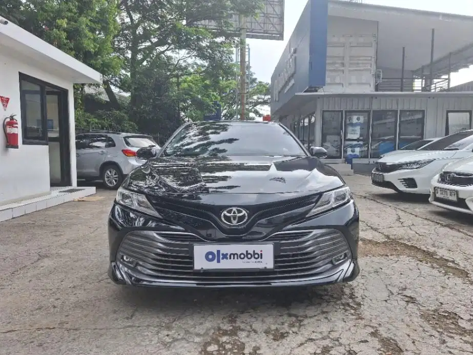 DP MURAH Toyota Camry 2.5 V Bensin-AT 2019 Hitam CSAQB