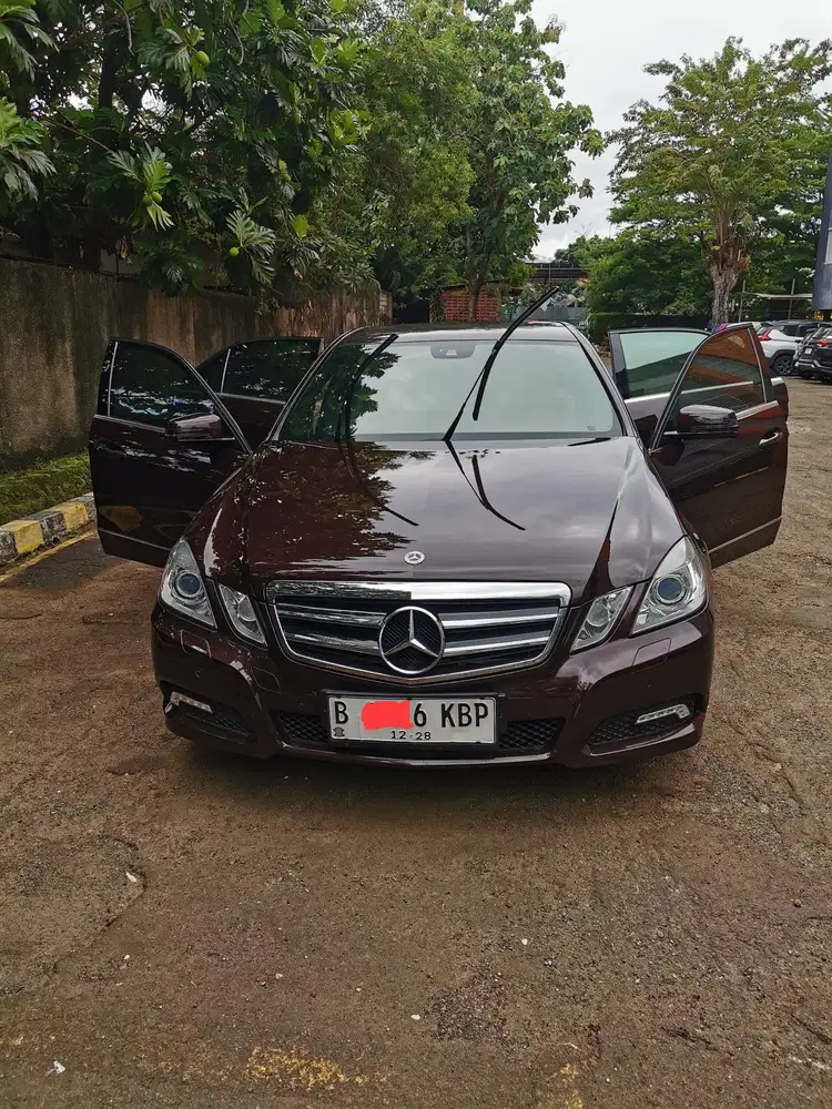 Mercedes-Benz E250 2010 Bensin