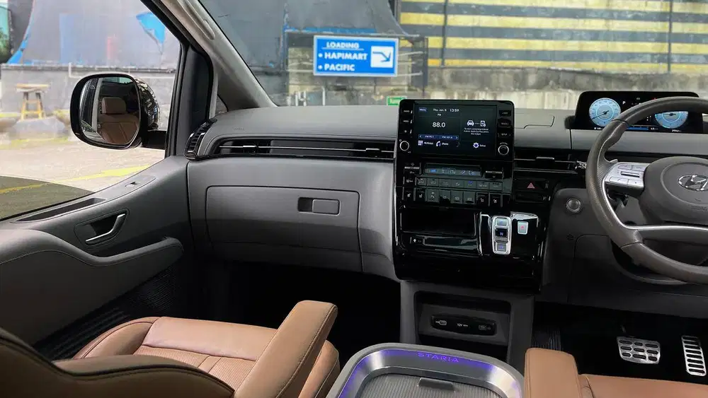 Hyundai Staria 7 Seater Signature 2.2 Diesel NIK 2021