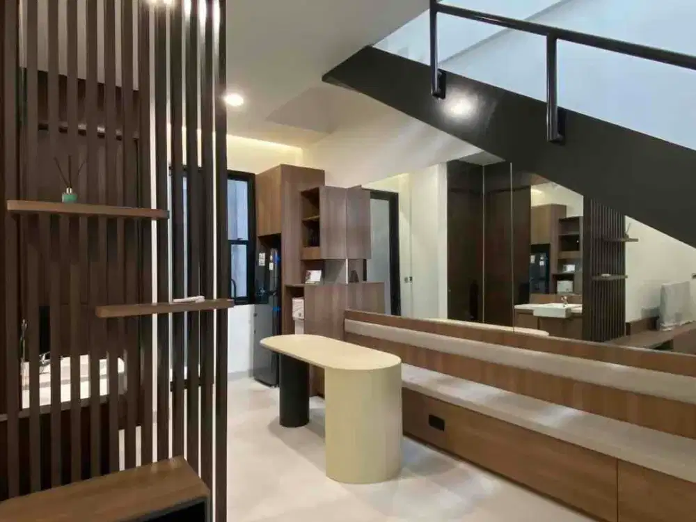 DI JUAL RUMAH FULL FURNISHED, WEST CENGKARENG | 10 MENIT KE LIPPO MALL PURI