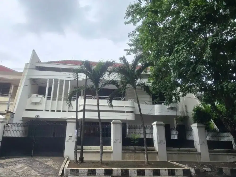 Rumah Dharmahusada Indah  STRATEGIS