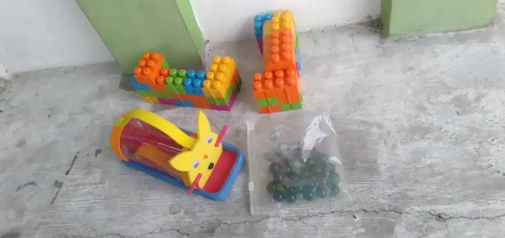 Di jual semua barang mainan anak2 1 karung semua mainan nya campur2