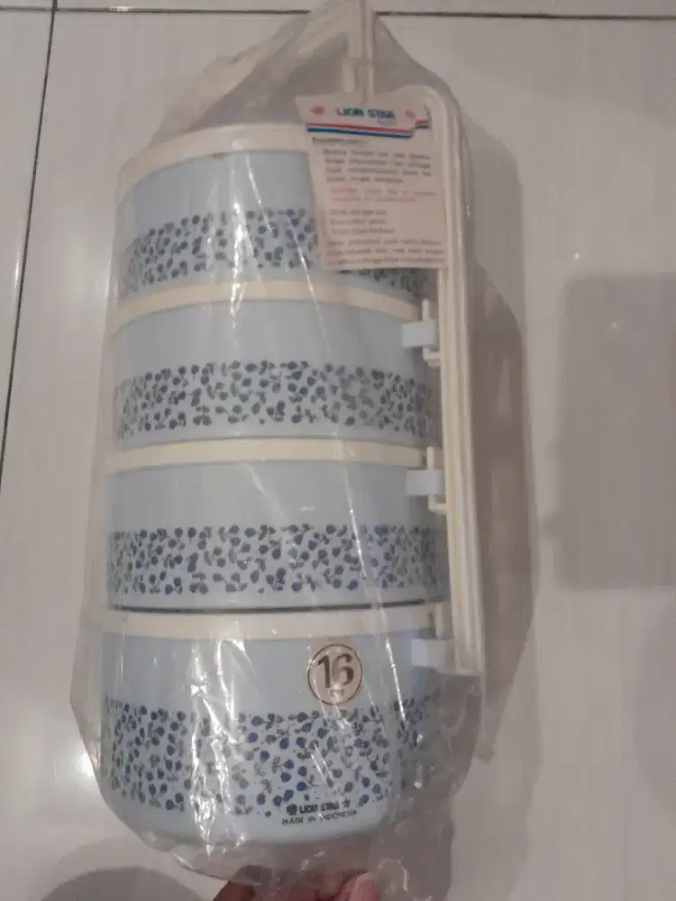 Rantang makanan plastik susun 4