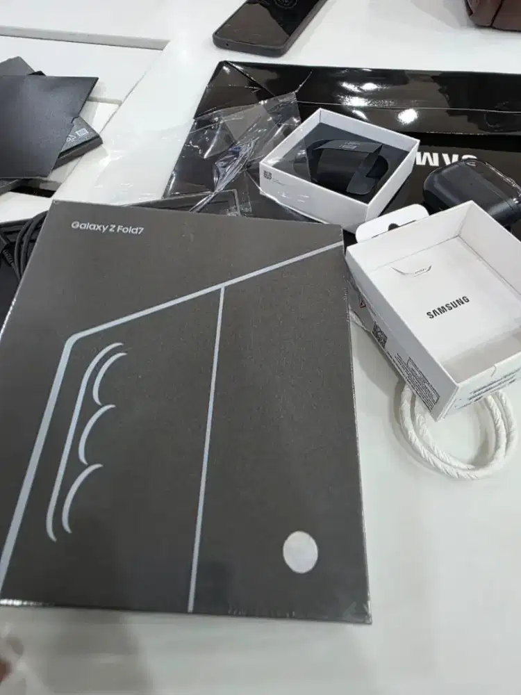 Samsung ZFold7 12/512 Garansi Resmi,Lokasi Di Urban Republic PI