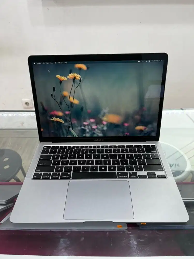macbook air 13 inch M1 2020 16/512