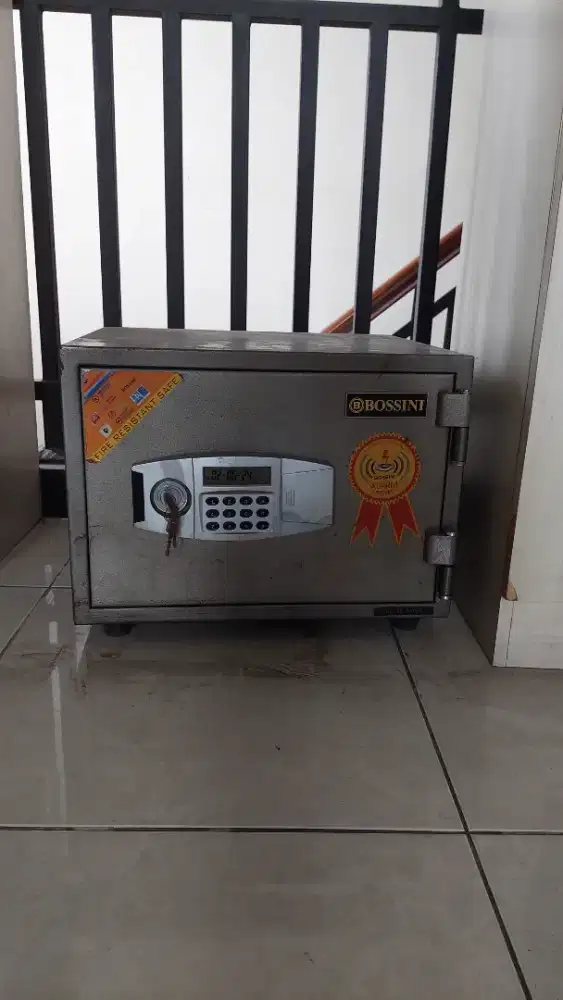 Brankas tahan api Bossini