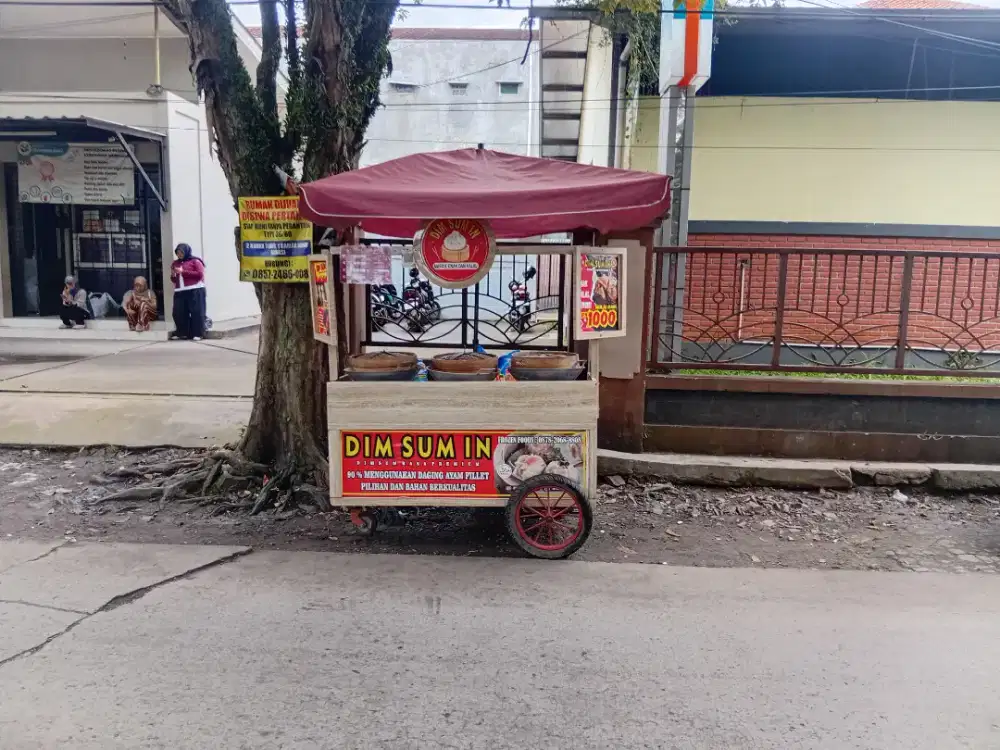 Dibutuhkan karyawan untuk jaga stand dimsum atau jualan dimsum
