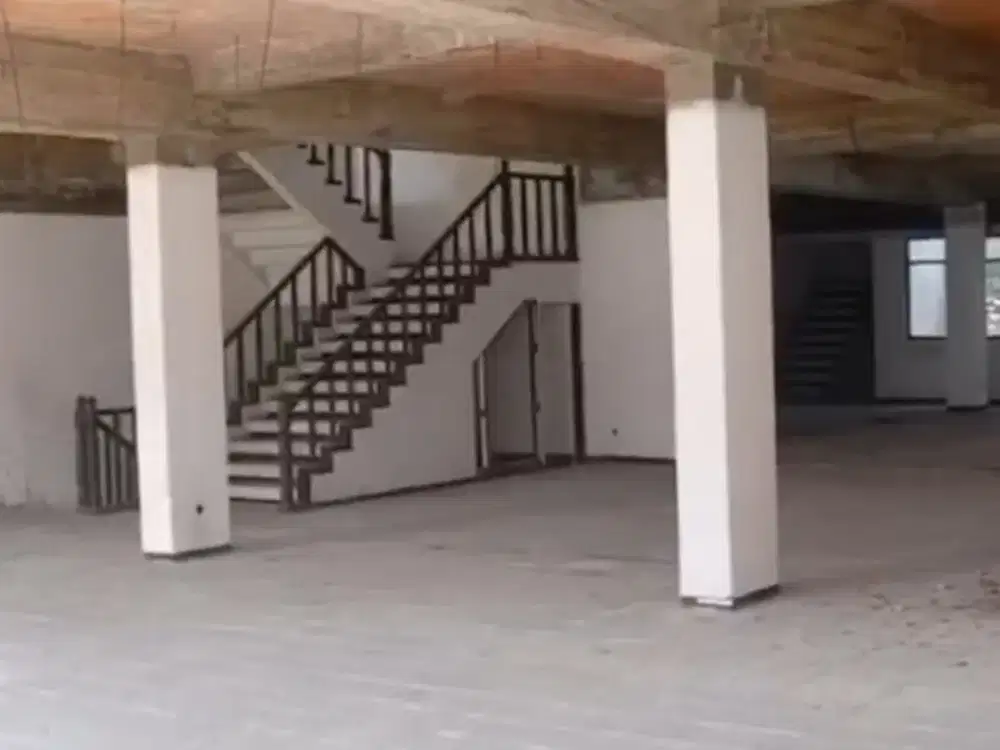 Gedung  di jalan Gajahmada