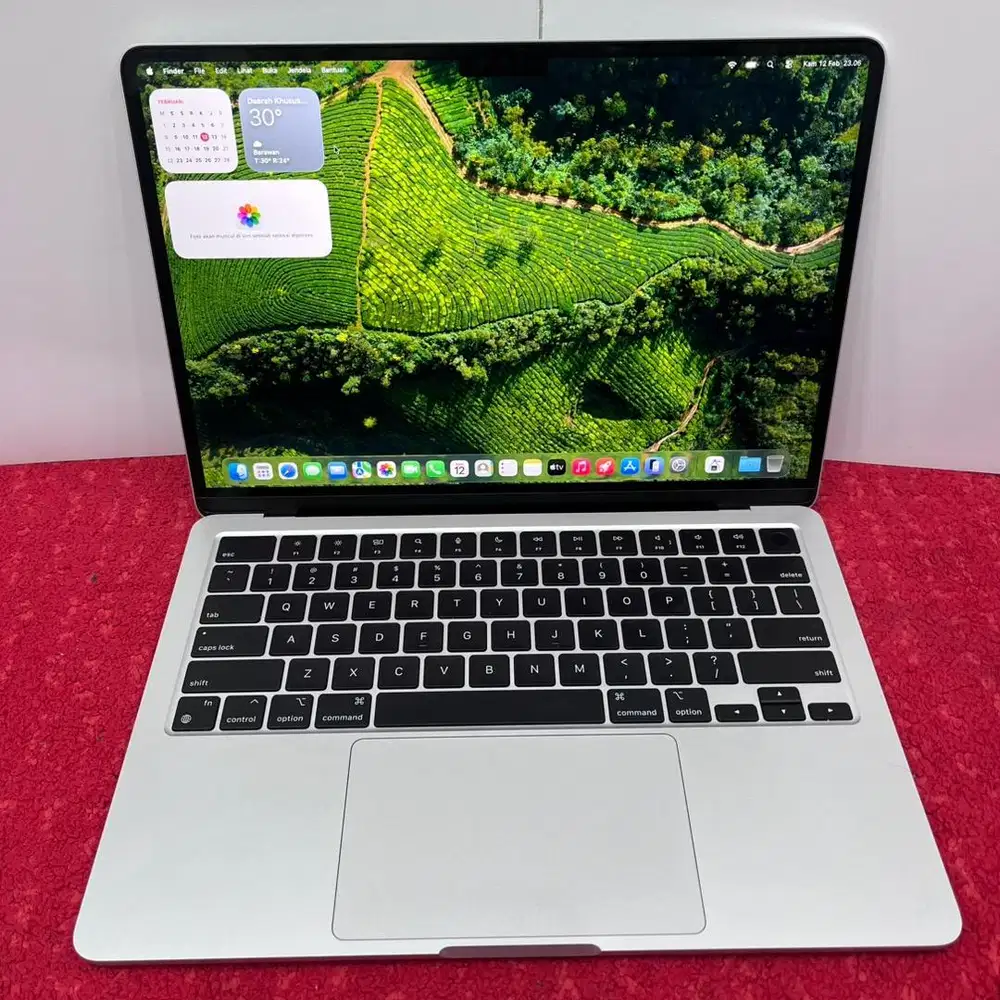 Macbook Air 13 inch, M2 2022