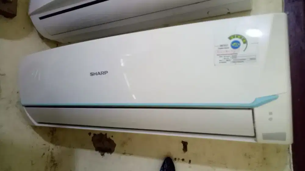 AC Sharp Thailand 1/2 pk r32 mulus