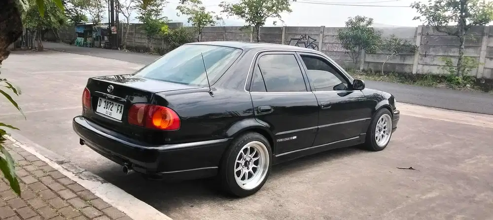 Toyota Corolla 2000 Bensin
