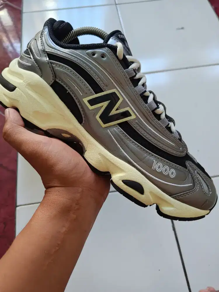 Sepatu New Balance 1000 Size 41.5 Original Kondisi Second Like New