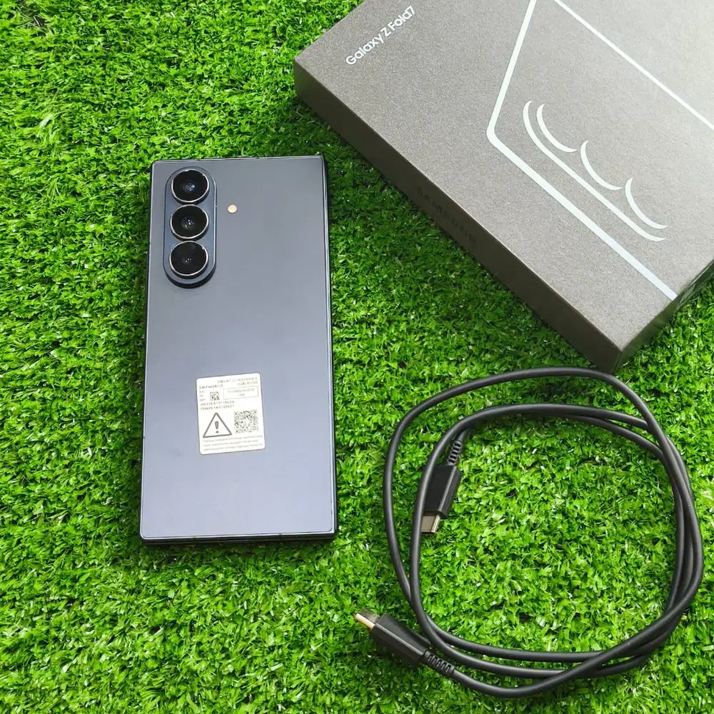 Samsung Galaxy Fold7 12/512Gb Jetblack Kondisi 97% pemakaian casing