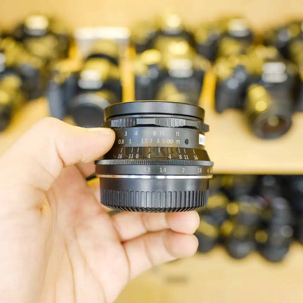 Lensa 7Artisans 35mm 1.2 for MFT Fullset Mulus