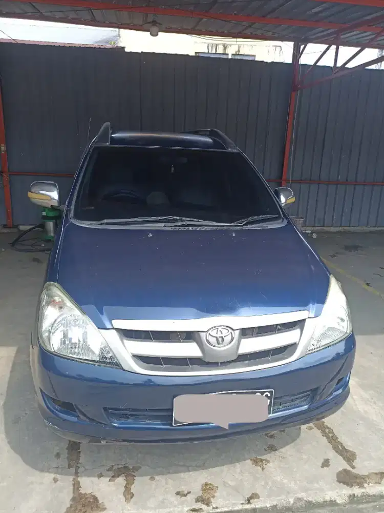 Toyota Kijang Innova E XW41