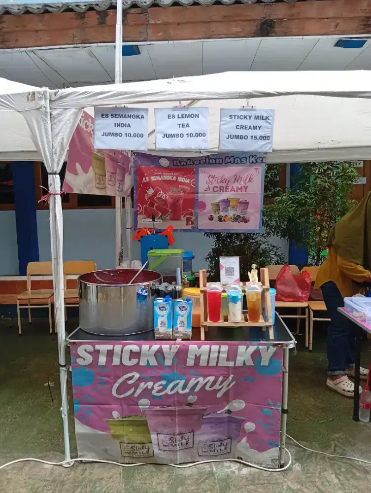 Partime jaga warung Aneka Es