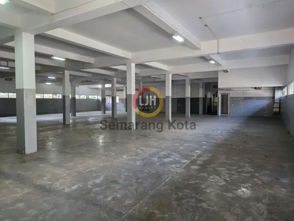 Gudang siap pakai di Banyumanik