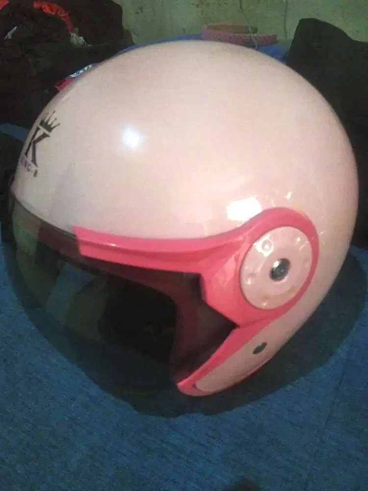 DIJUAL HELM WANITA size.M BARU NO MINUS!